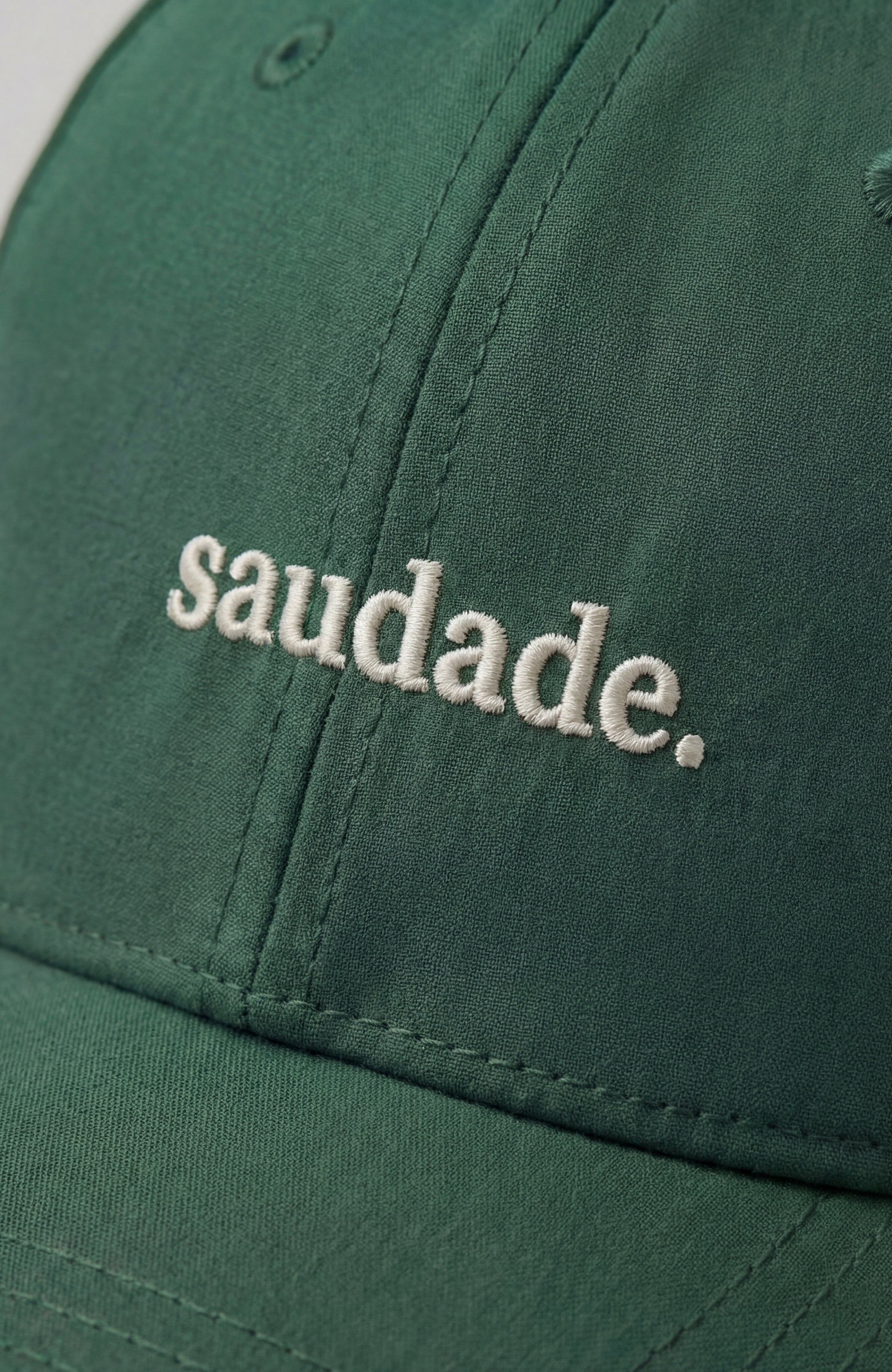 boné "saudade."